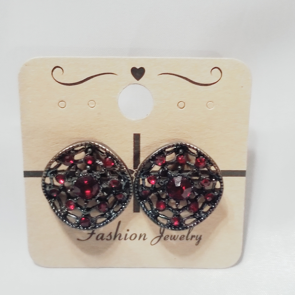 Red Gem Blingy Earrings       B5